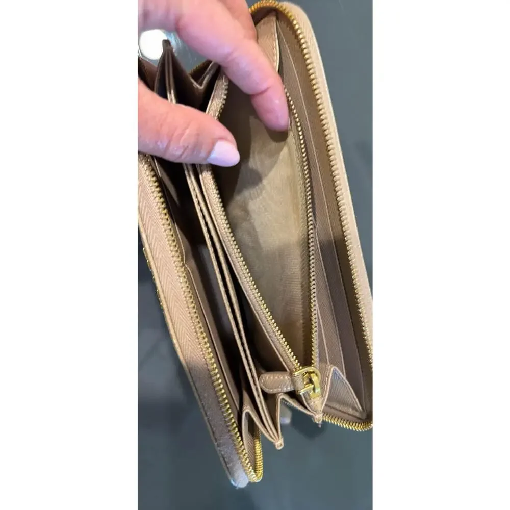 Prada saffiano leather wallet
